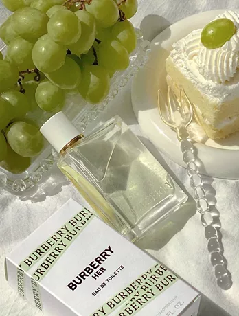 Burberry Flower & She Fruity Gentian Fudge Eau de Toilette 100мл